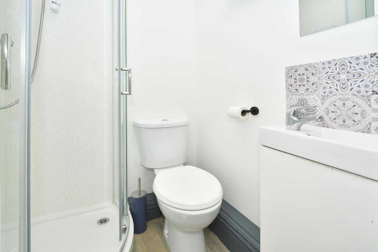 Townhouse @ Chiltern Place Newcastle Under Lyme Silverdale  Extérieur photo