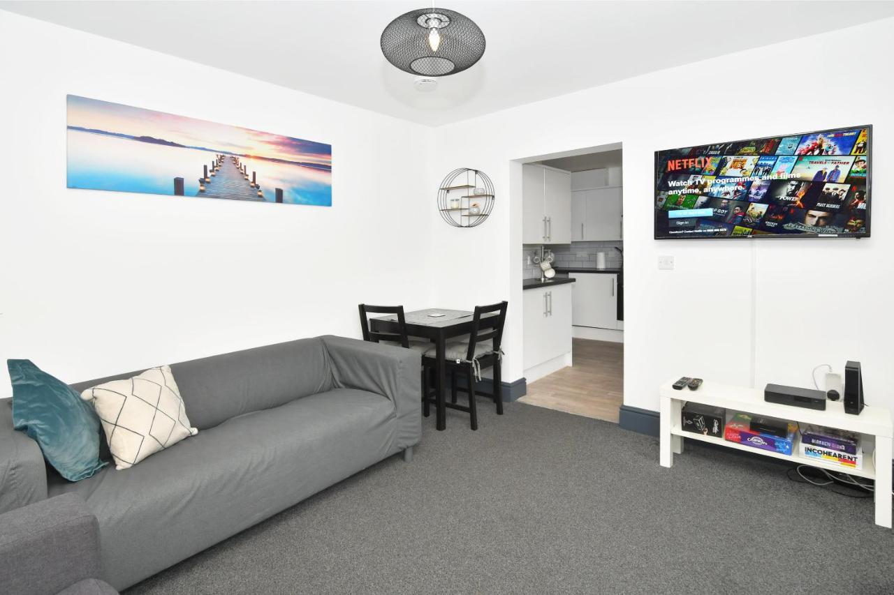 Townhouse @ Chiltern Place Newcastle Under Lyme Silverdale  Extérieur photo