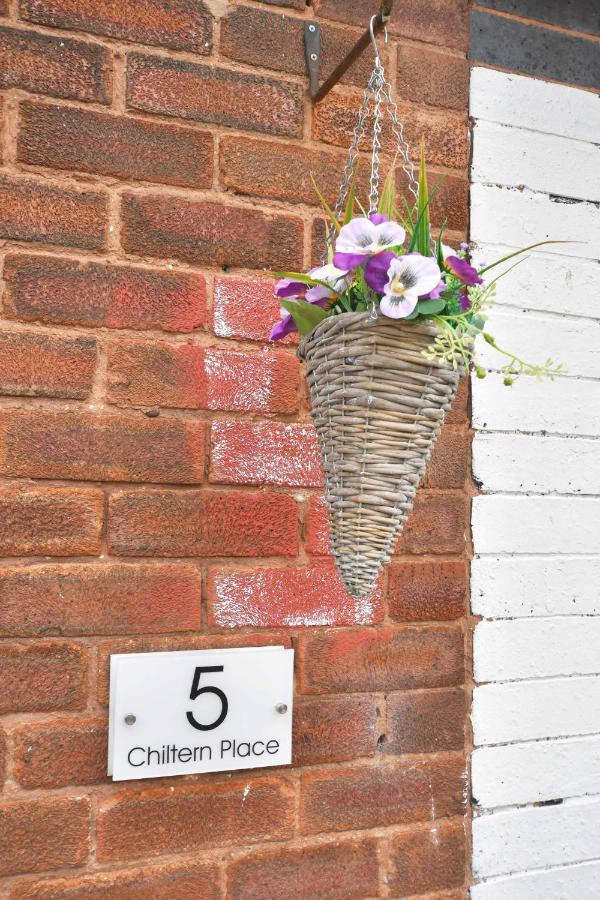 Townhouse @ Chiltern Place Newcastle Under Lyme Silverdale  Extérieur photo